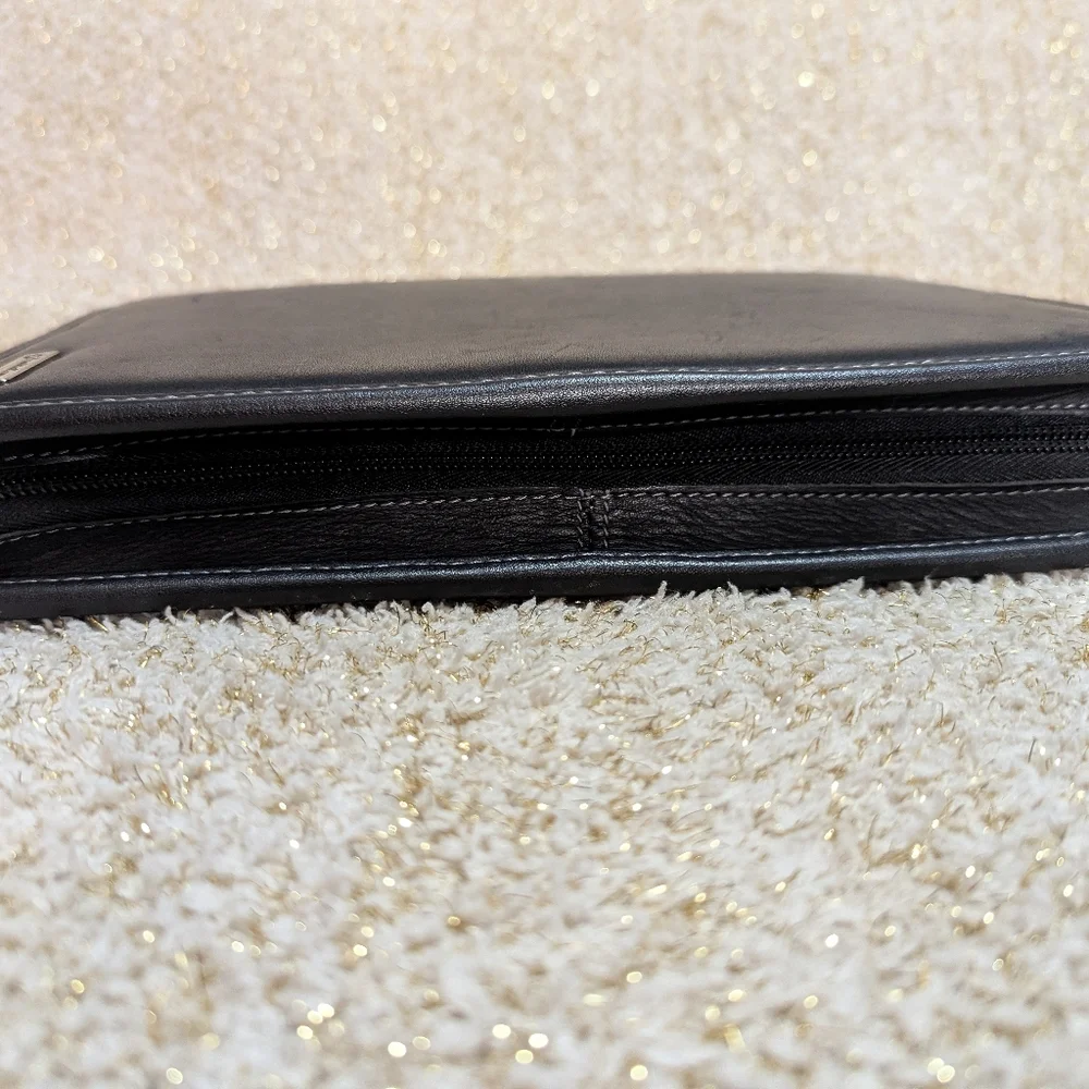 Vintage FRANKLIN COVEY Size 11 x 8.5  Synth Leather ~Planner/Binder Zip